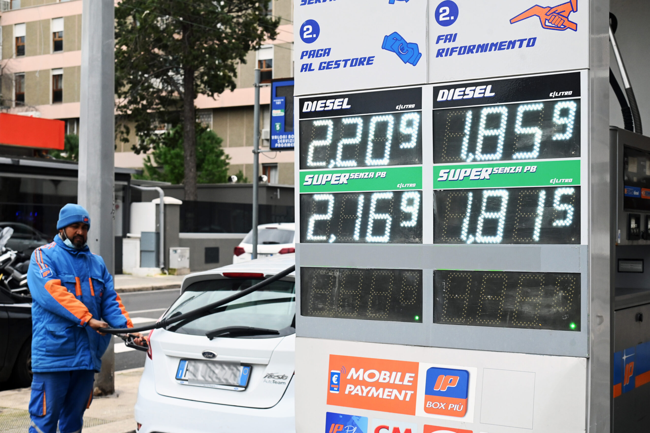 cartelloni prezzi benzina carburanti