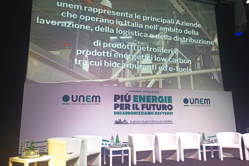 Unem