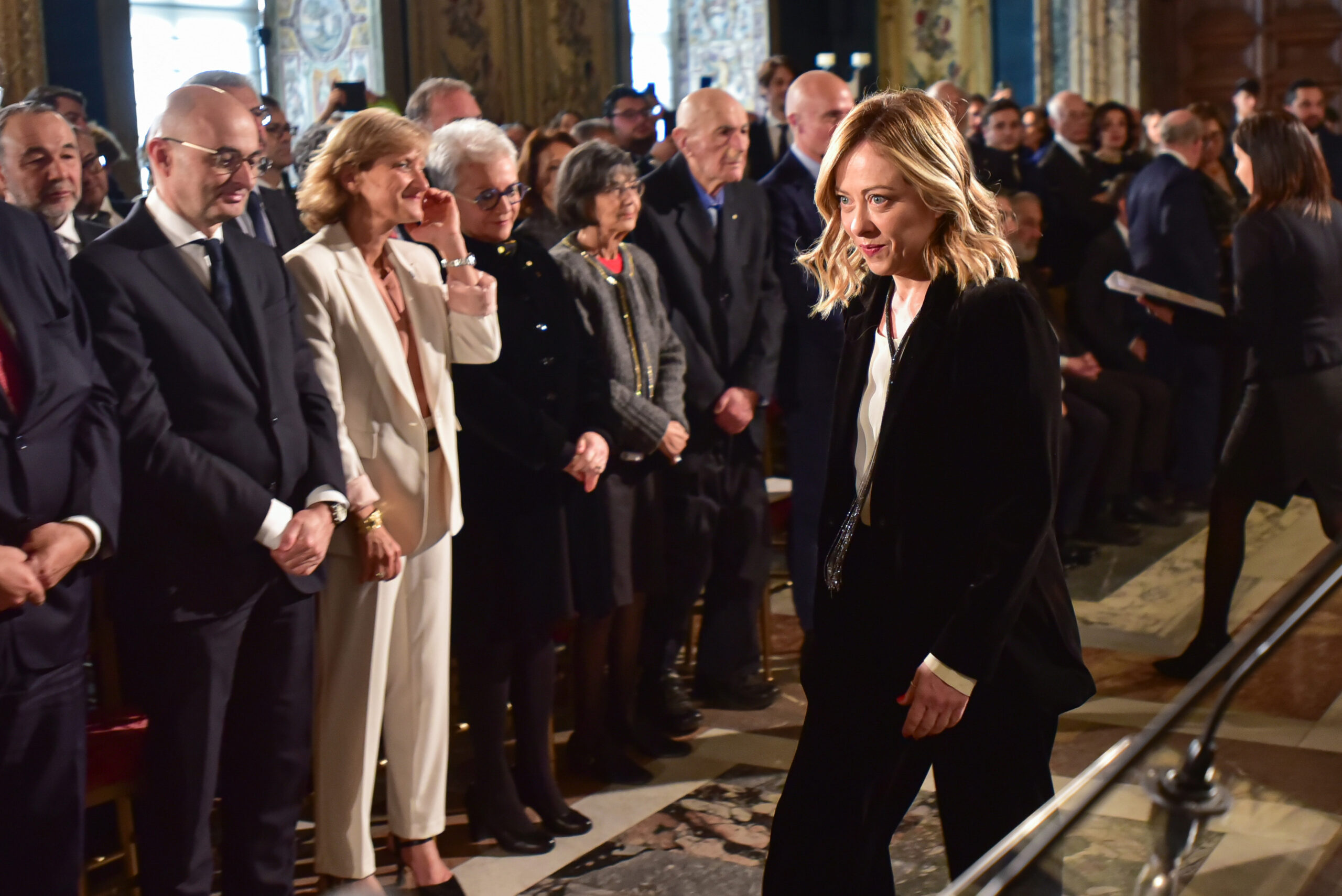 meloni presenta il Piano Mattei, le opposizioni criticano