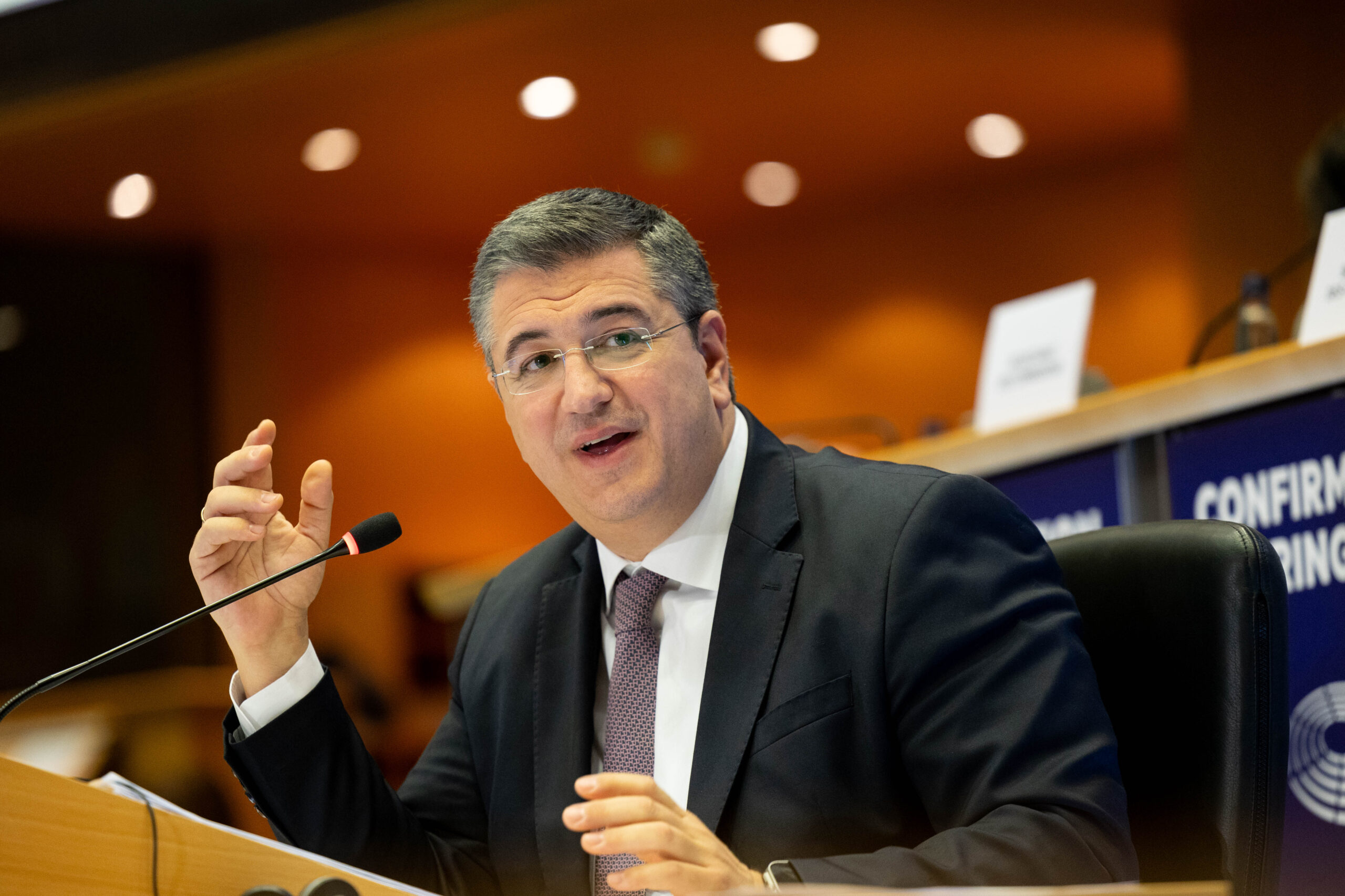 Tzitzikostas Italia