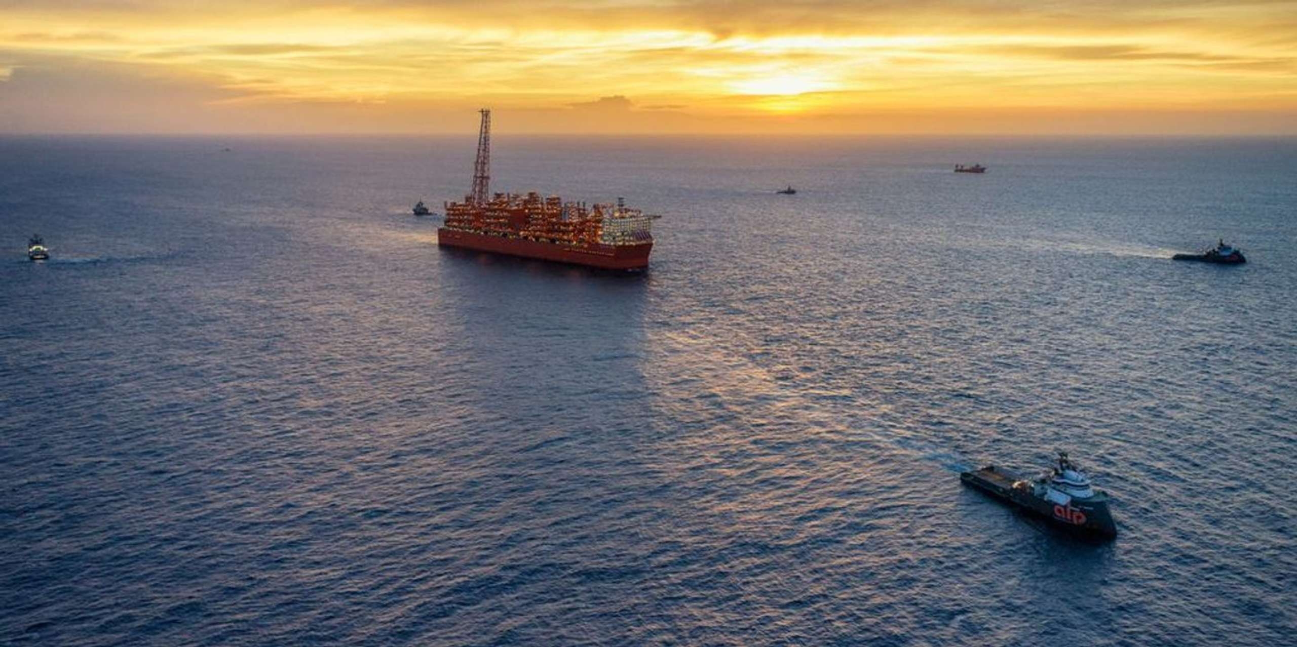 Il Qatar minaccia l’Ue: taglio del GNL se non cambia la direttiva sulla due diligence