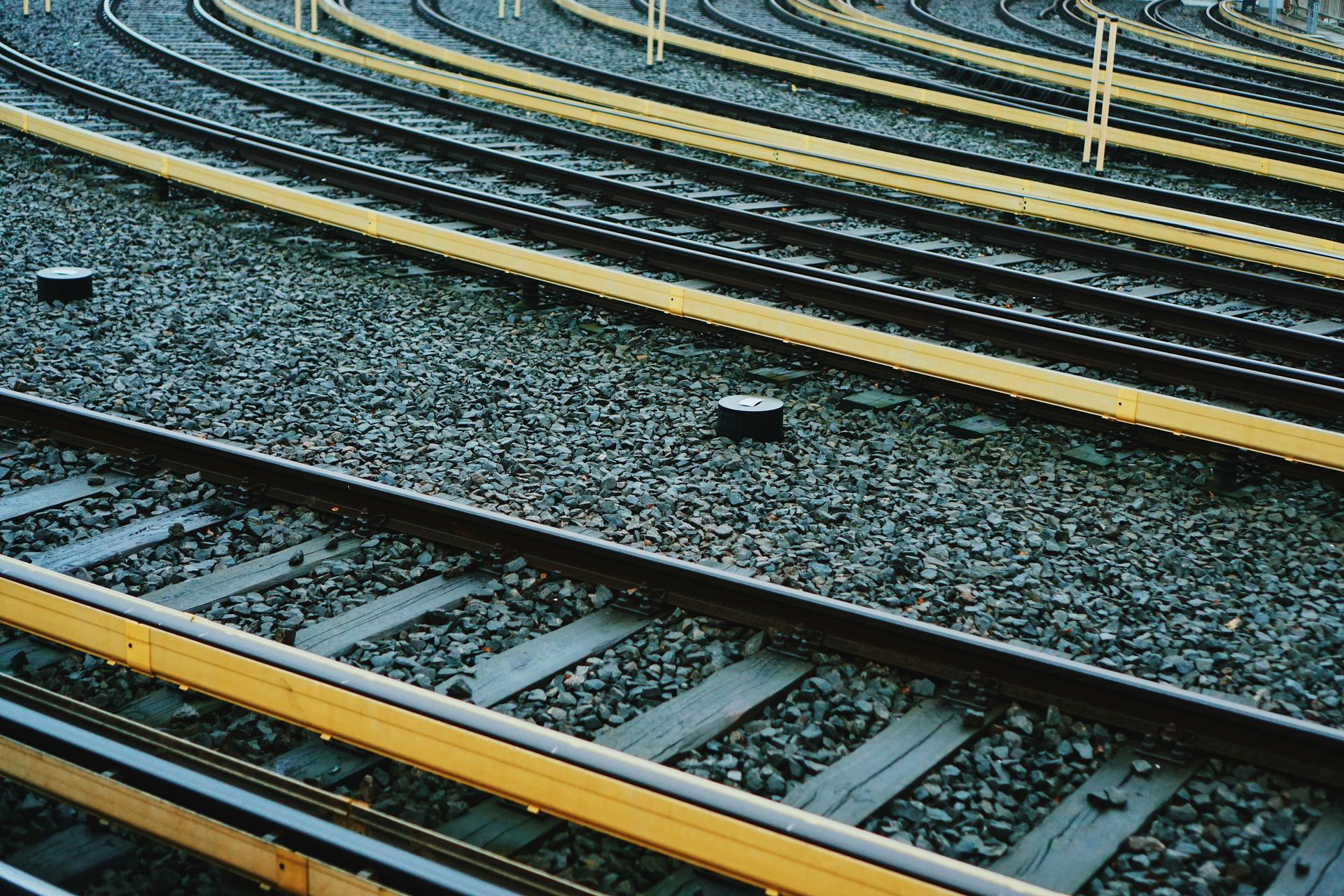 Studio T&E: 7 mega progetti ferroviari ricevono più fondi Ue di 84 interventi di ammodernamento chiave
