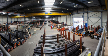 Il paradosso dell’acciaio italiano: maxi investimenti per forni elettrici e incertezze su ex Ilva e Piombino