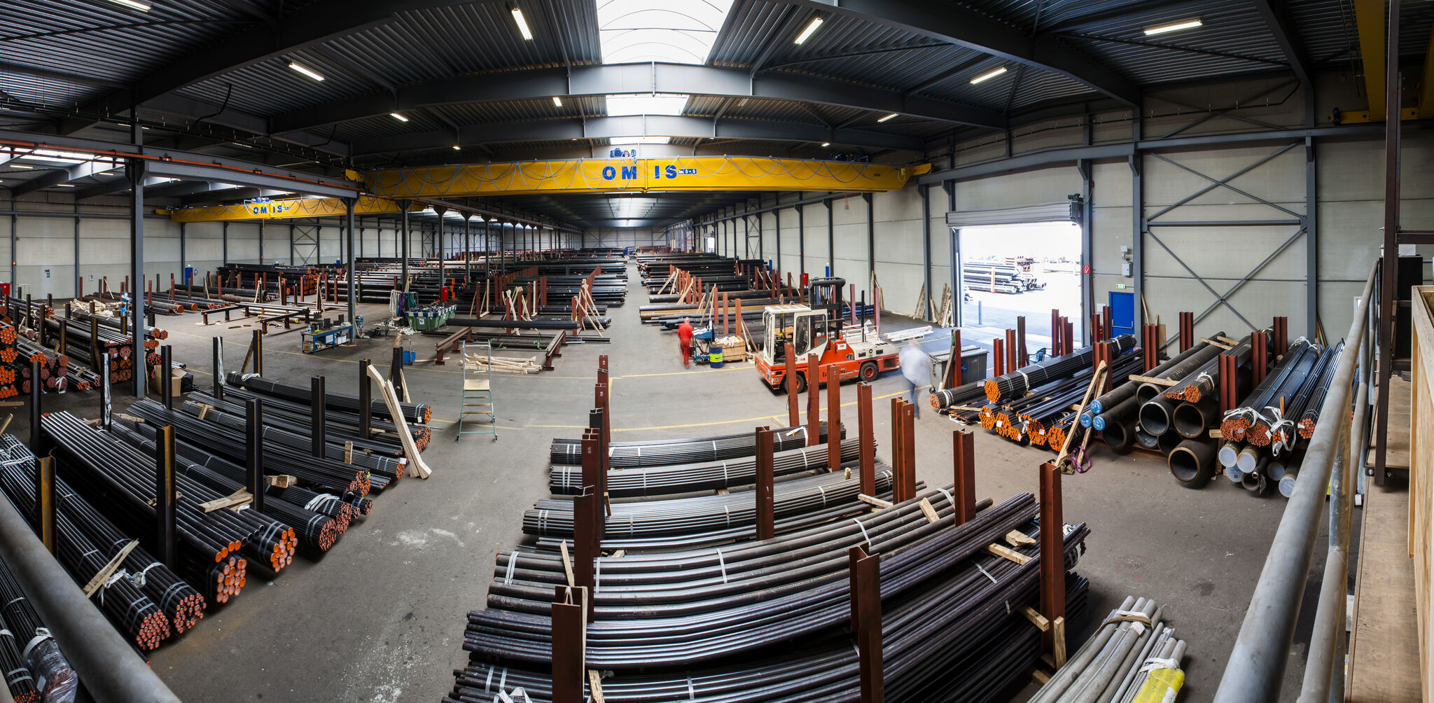 Il paradosso dell’acciaio italiano: maxi investimenti per forni elettrici e incertezze su ex Ilva e Piombino