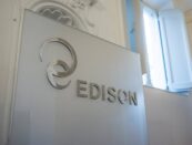 Ricavi su per Edison, ma utile dimezzato. Edf apre alla cessione di una quota