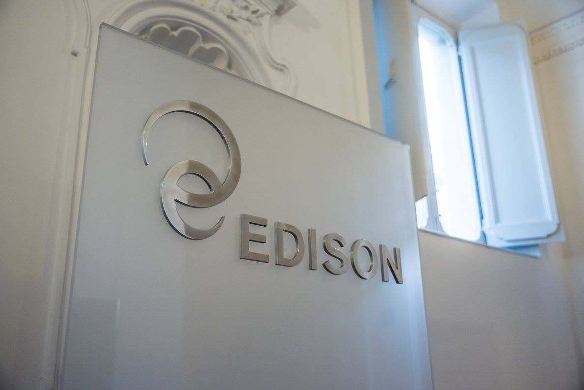 Ricavi su per Edison, ma utile dimezzato. Edf apre alla cessione di una quota