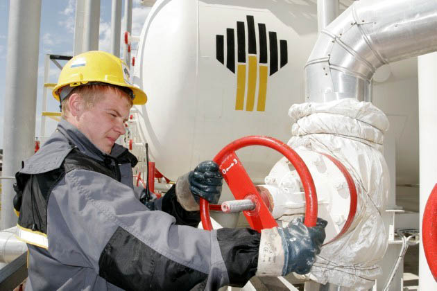 Petrolio russo ai minimi storici dall’inizio del conflitto: prezzo crollato a 40 dollari al barile