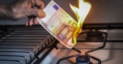 Perché le imprese pressano il governo sul caro bollette, ma il prezzo di luce e gas è sceso?