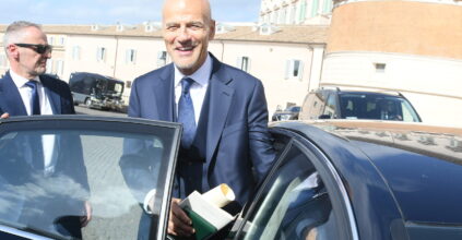 Eni apre all’Asia con un piano di investimenti di oltre 15 miliardi di dollari