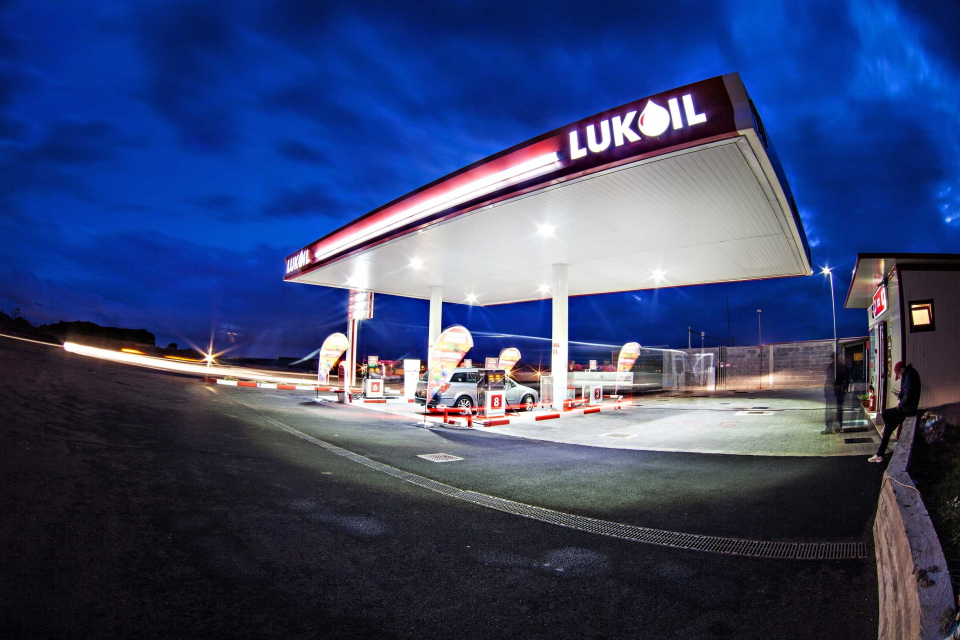 Trump affonda l’intesa Gunvor-Lukoil: “La svizzera è il burattino del Cremlino”