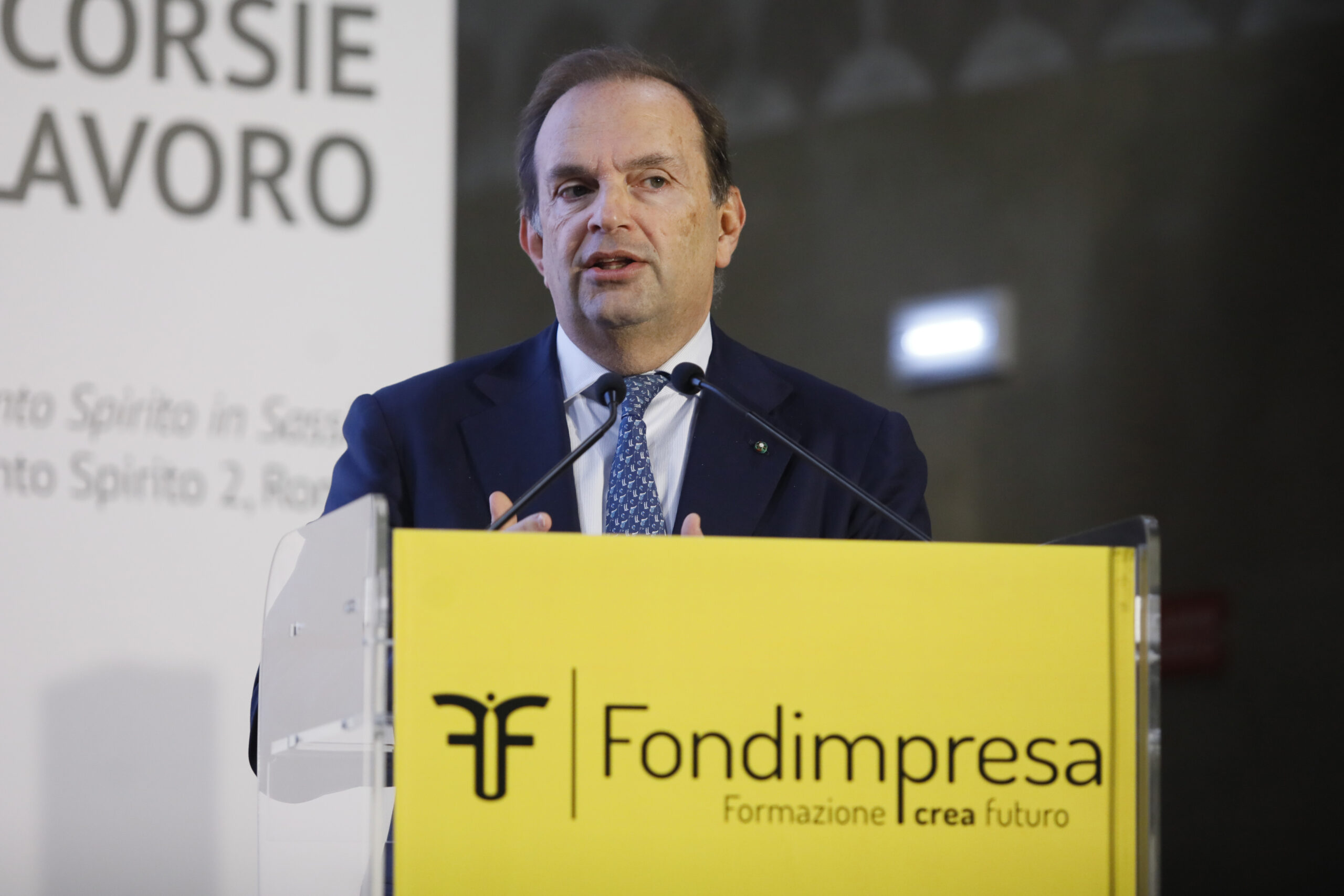 Regina (Confindustria): “Dl Energia in Cdm a dicembre, ci aspettiamo disaccoppiamento, oneri spalmati e stop spread TTF-PSV”