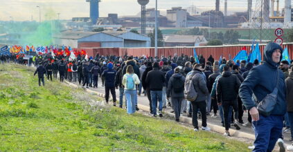EX ILVA, MANIFESTAZIONE DI PROTESTA A TARANTO PER IL RISCHIO DI CHIUSURA