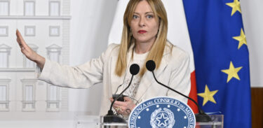 Per Meloni l’energia è la priorità. Ma gli Ets ancora di più. Urso a Bruxelles ne chiede la sospensione