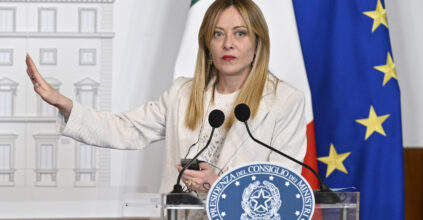 Per Meloni l’energia è la priorità. Ma gli Ets ancora di più. Urso a Bruxelles ne chiede la sospensione