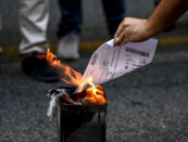 MANIFESTAZIONE CONTRO IL CARO VITA SOTTO LA SEDE DI CASSA DEPOSITI E PRESTITI