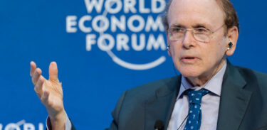 Effetto Iran: allarme aumento prezzi petrolio e gas. Yergin (S&P Global): “Hormuz non così cruciale”