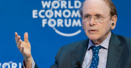 Effetto Iran: allarme aumento prezzi petrolio e gas. Yergin (S&P Global): “Hormuz non così cruciale”