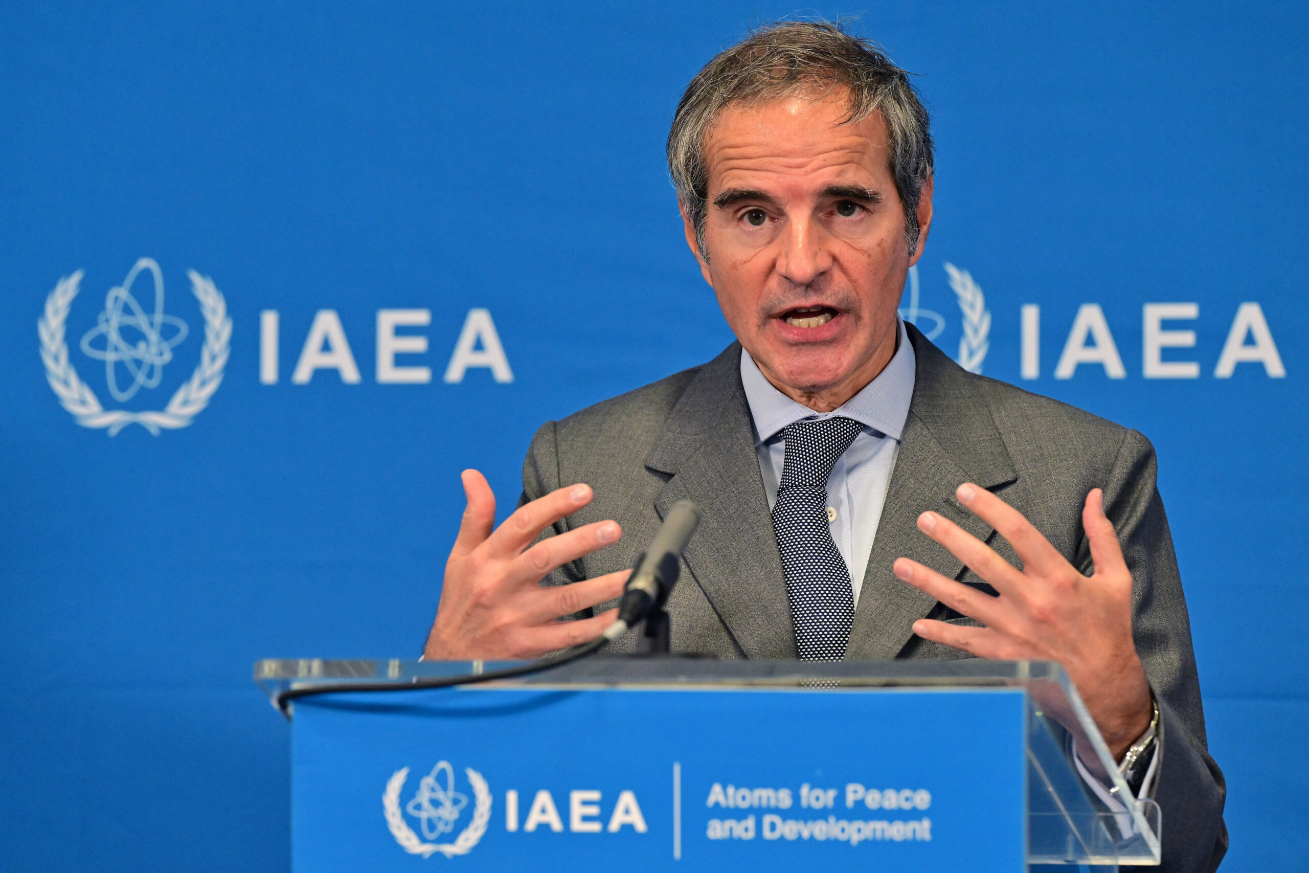 Iran, Grossi (Aiea): “I siti nucleari sono stati danneggiati monitoriamo i rischi”