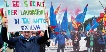 EX ILVA, MANIFESTAZIONE DI PROTESTA A TARANTO PER IL RISCHIO DI CHIUSURA