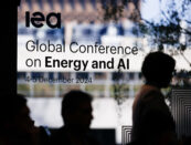 Sorpasso storico del solare: nel 2025 la rivoluzione verde batte i fossili. Il report AIE