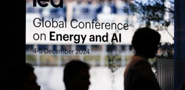 Sorpasso storico del solare: nel 2025 la rivoluzione verde batte i fossili. Il report AIE