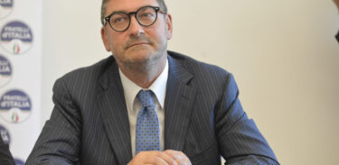 Trivellazioni e sicurezza energetica: Gianni Rosa difende la strategia del Governo Meloni in mare